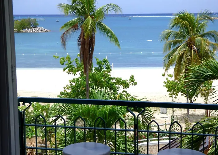 Beach One Bedroom Suite A29